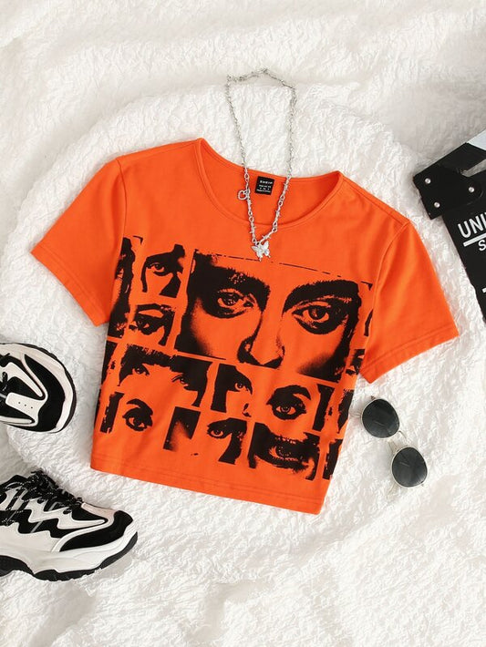 ICON 90s Figure Graphic Crop T-shirt